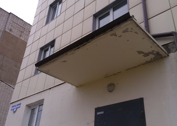 монтаж метал. свесов для отвода воды.jpg