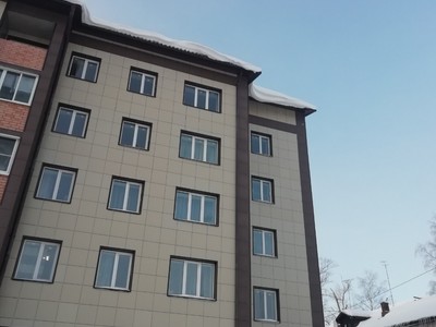 Мира д.3 снежные шапки.jpg