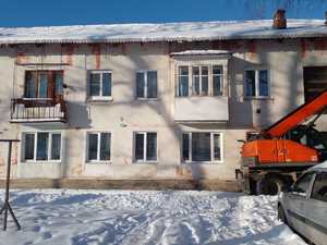Сбивание сосулек и наледи с кровли.jpeg
